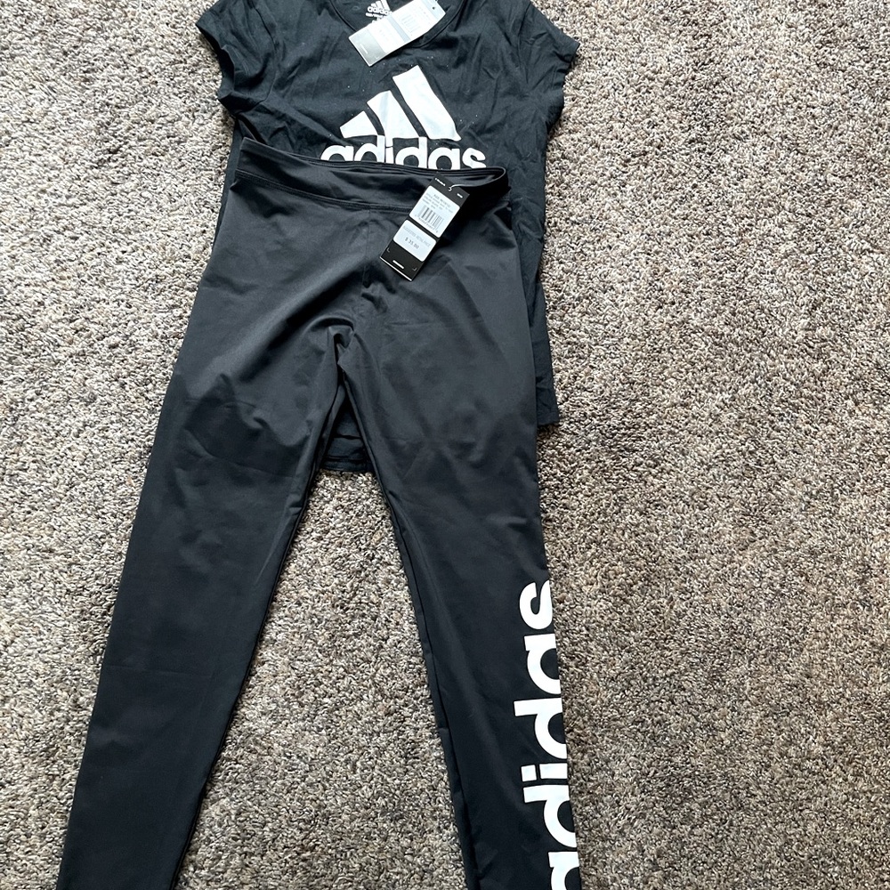 Brand new Adidas outfit for a little girl size 10/12